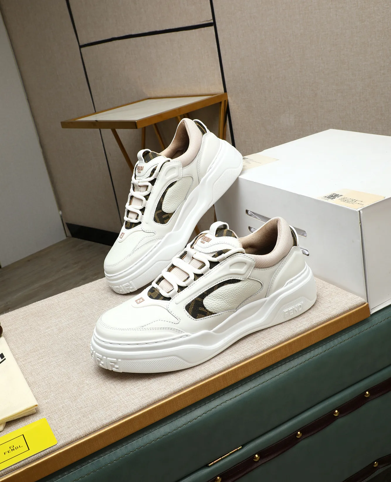 Men's shoes 💰760 [FENDI] Fendi - High-end quality original casual sports shoes - Upper: Nappa calfskin, pebbled calfskin, tongue and heel; injection molded brand logo plastic module - Lining: brand canvas - Outsole: ultra-light TPR foam·rubber; molded outsole -Super high quality control·Fine workmanship: highlighted (high-end·luxury·grade) -Size :39-44 (38, 45, can be customized)
